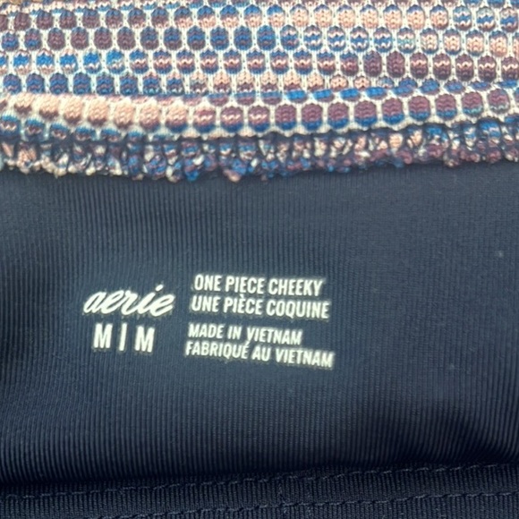 Aerie, medium, one piece - Picture 3 of 4